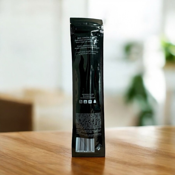 ⚫️ Huda Beauty Bake & Blend Dual-Ended Setting Complexion Face Conceal Brush New - Picture 2 of 5